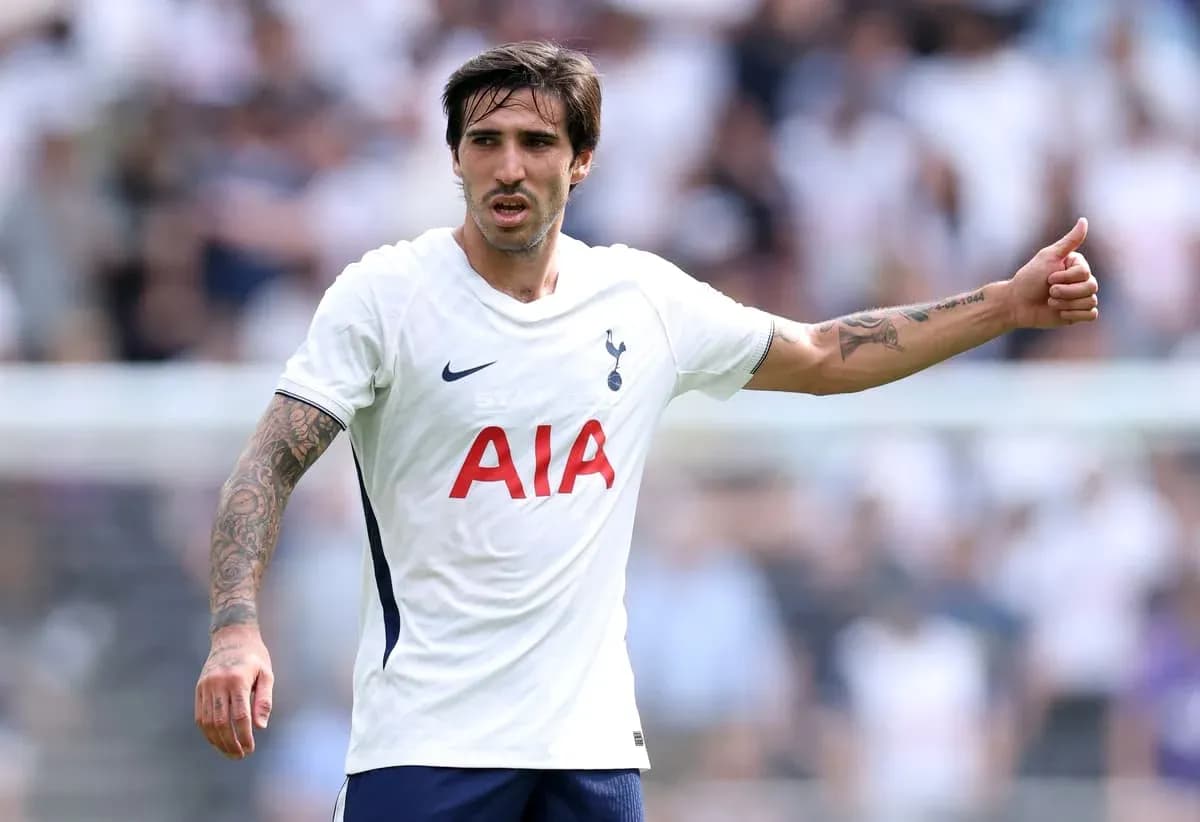 Player signaling during a match for Tottenham