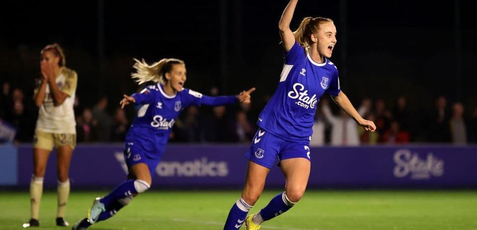 Everton player celebrating goal against Leicester City
