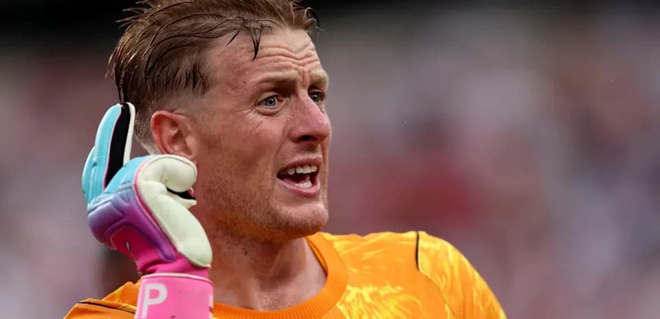 Goalkeeper communicating during a match