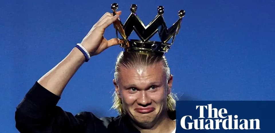Player wearing a crown during award ceremony