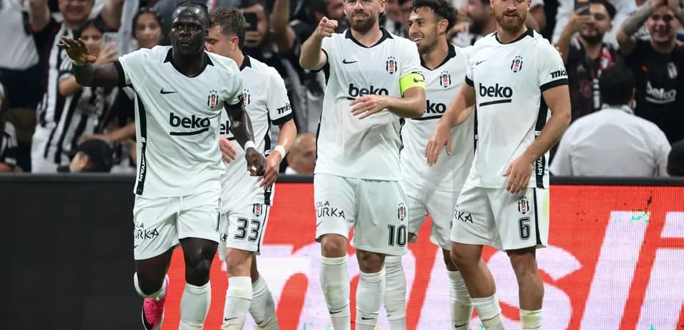 Beşiktaş players celebrating a goal