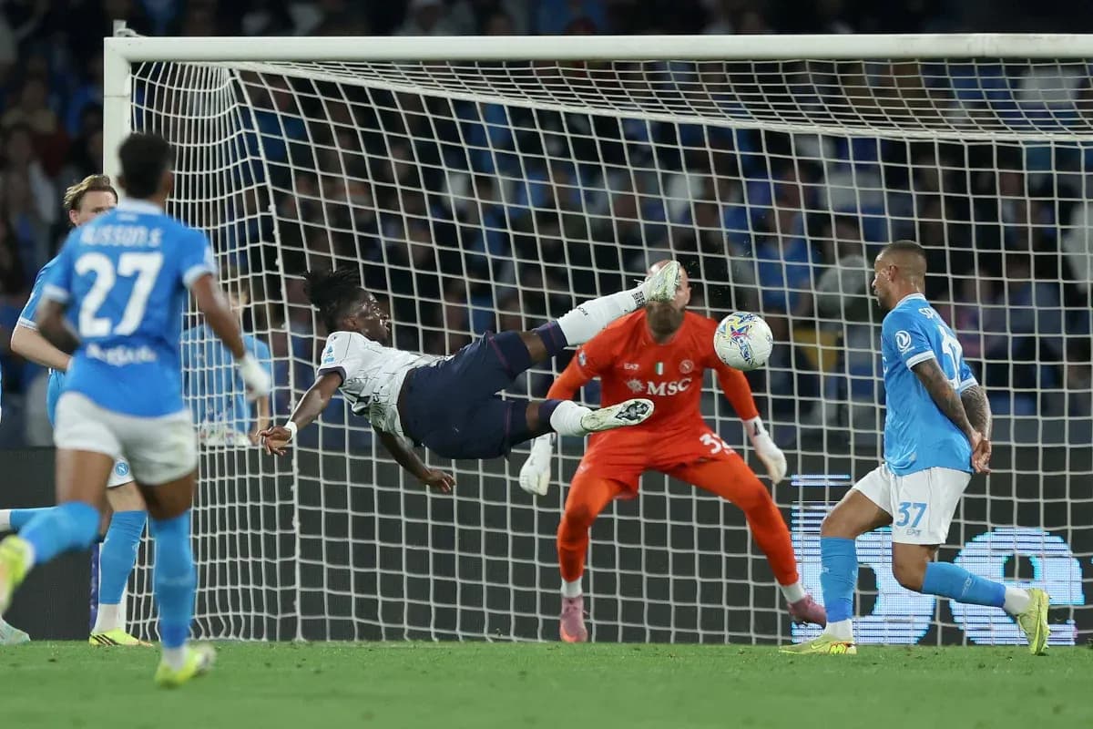 Player executing bicycle kick in Serie A match
