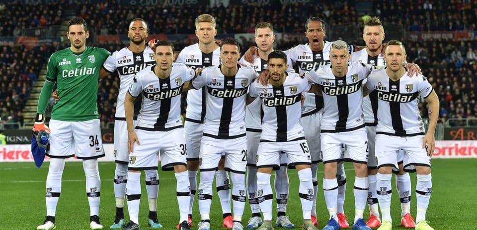 Parma team posing before a Serie A match