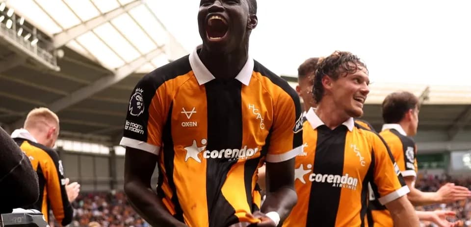 Hull City players celebrating a goal