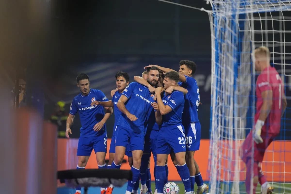 Dinamo Zagreb players celebrating a goal