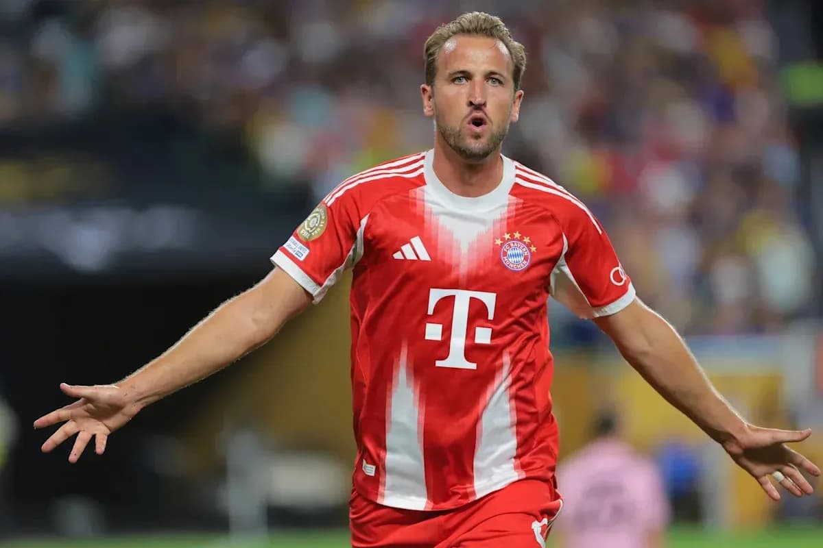 Player celebrating after scoring a goal for Bayern Munich