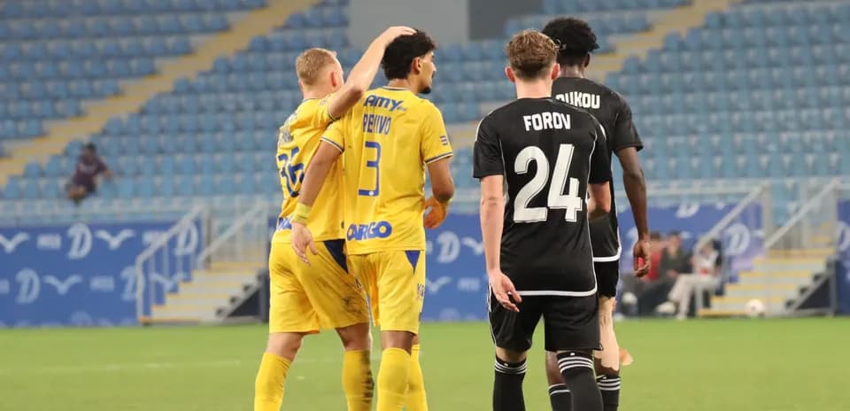 Maccabi Tel Aviv players celebrating during match