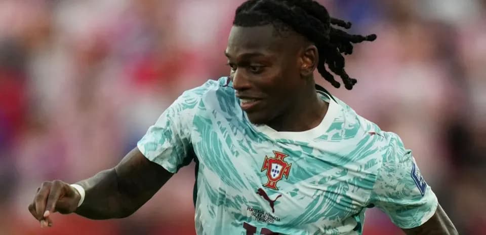 Player in Portugal jersey running during match