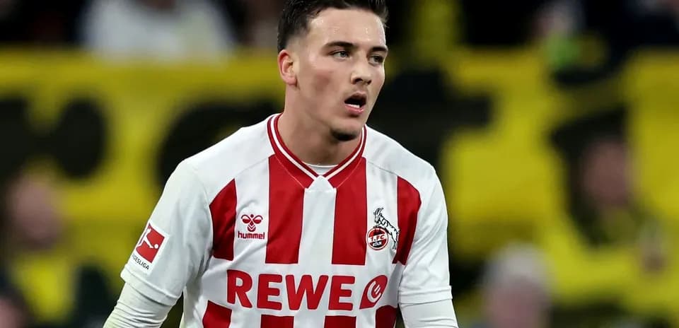 Player in FC Köln jersey during match action