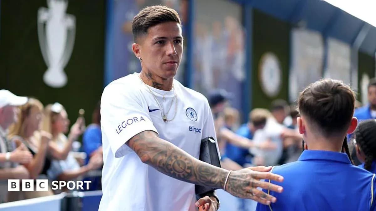 Player interacting with fans at Chelsea event