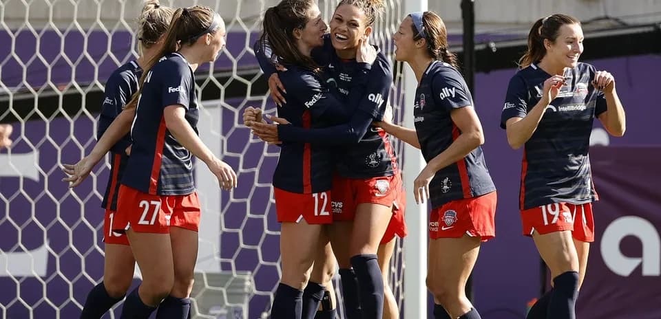 Washington Spirit players celebrating a goal