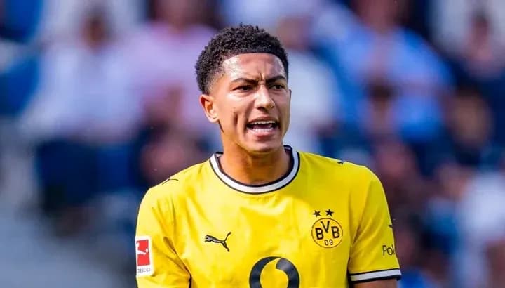 Player in yellow jersey reacting during match