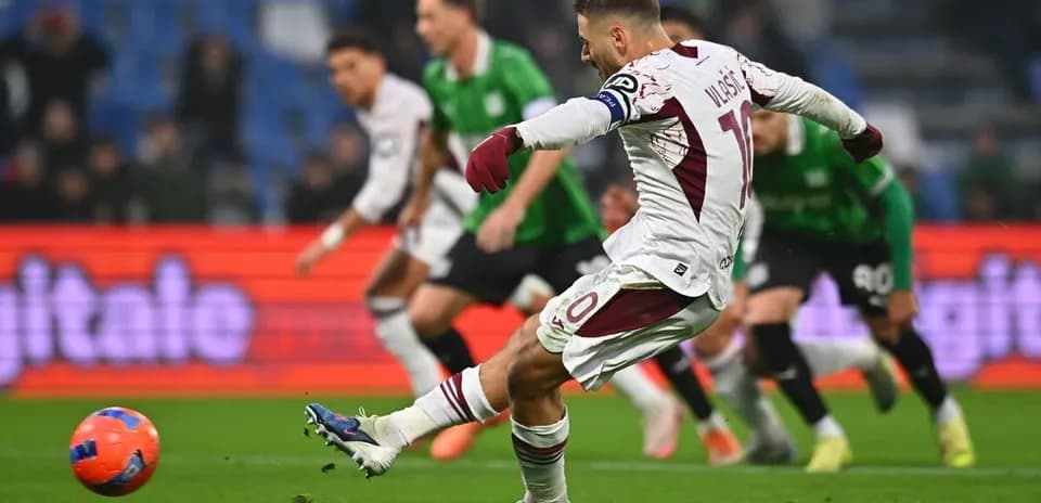 Player taking a penalty during Torino vs Sassuolo