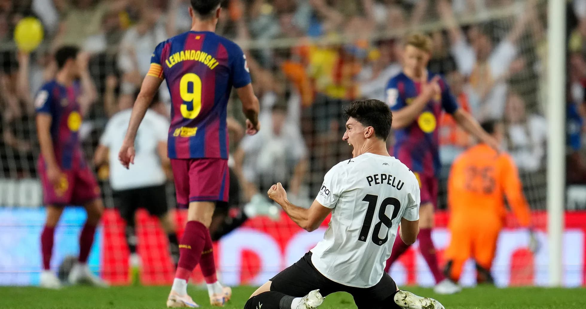 Pepelu celebrating goal against Barcelona