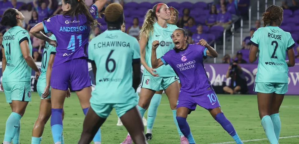 Players celebrating during Kansas City vs Orlando match