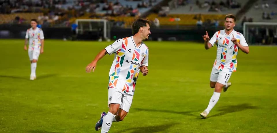 Players celebrating during Las Vegas Lights match
