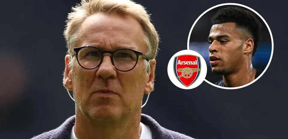 Football analyst with Arsenal logo and player image