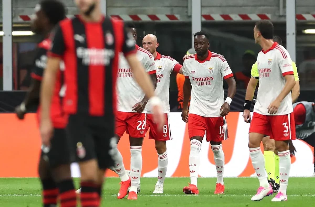 Benfica players celebrating a goal against AC Milan