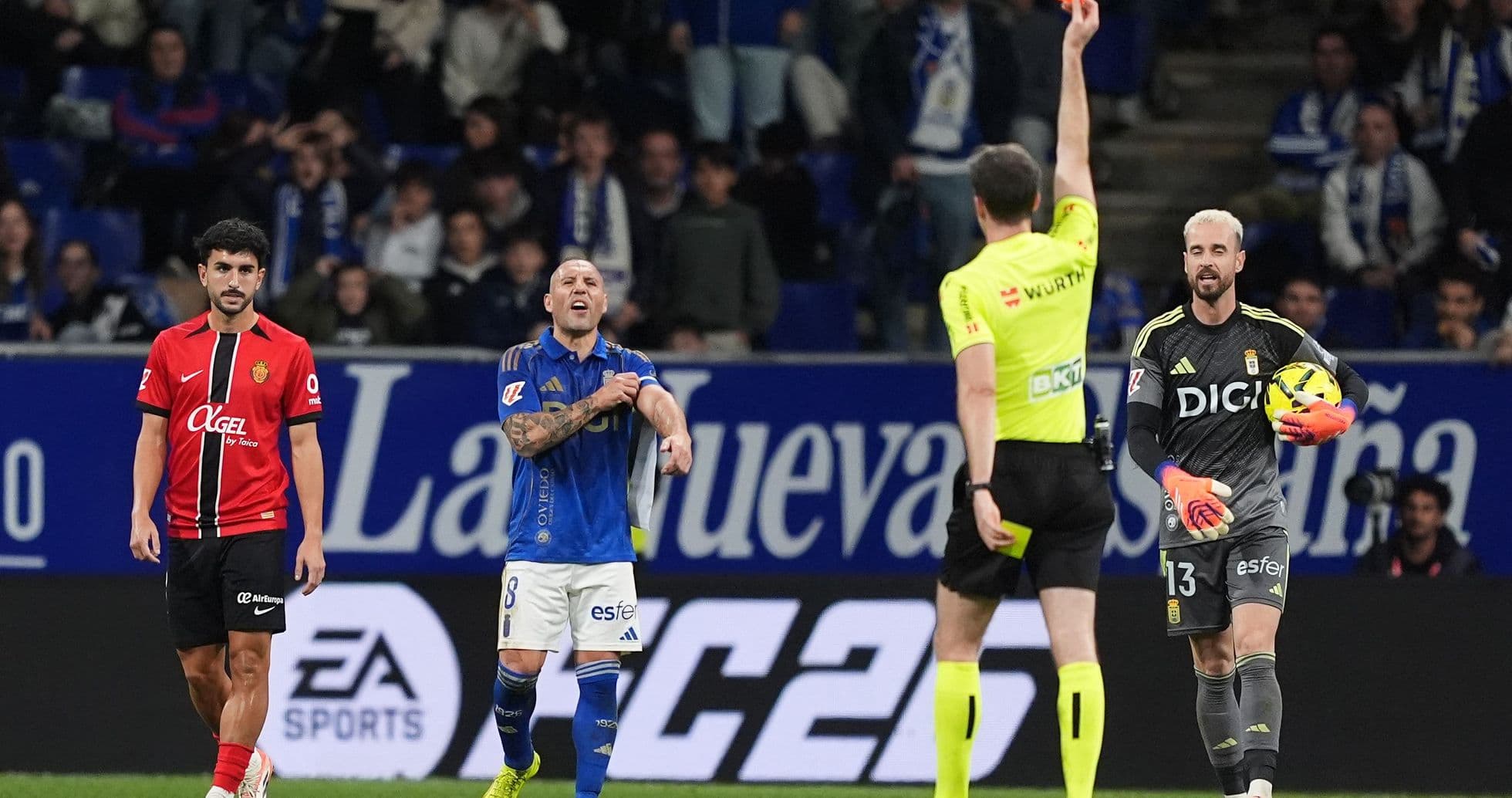 Referee showing red card during Mallorca vs Oviedo match