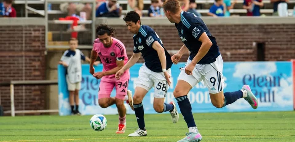 Chattanooga players competing against Inter Miami II