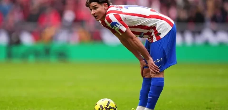 Player preparing for a free kick during match