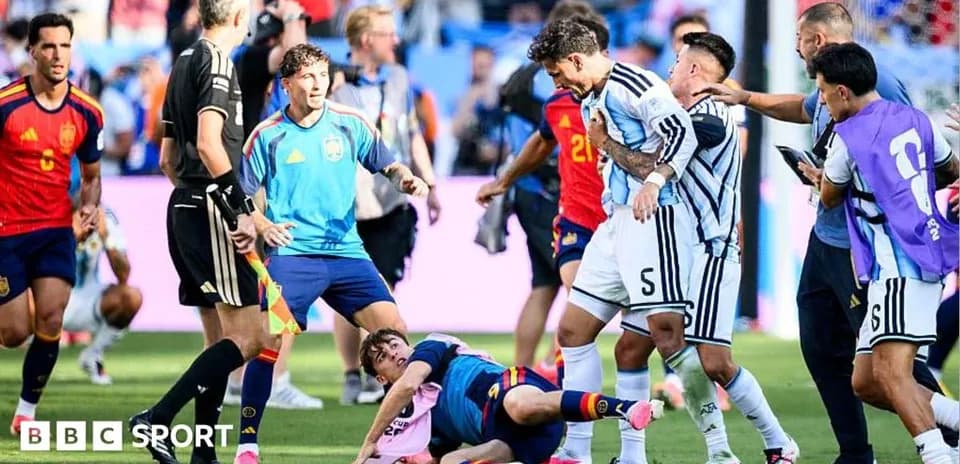 Players from Argentina and Spain arguing during match