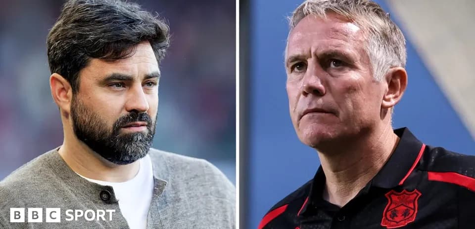 Two football managers during a match preparation