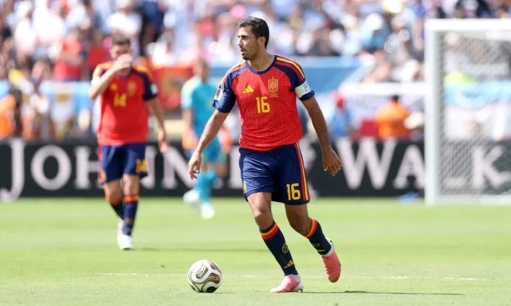 Spain player running with the ball during match