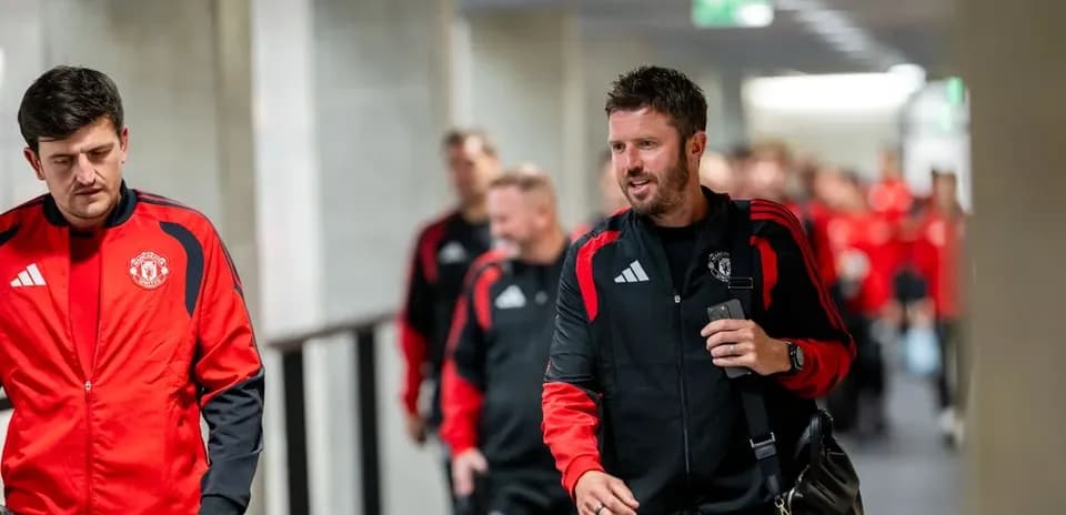 Manchester United players arriving at the stadium