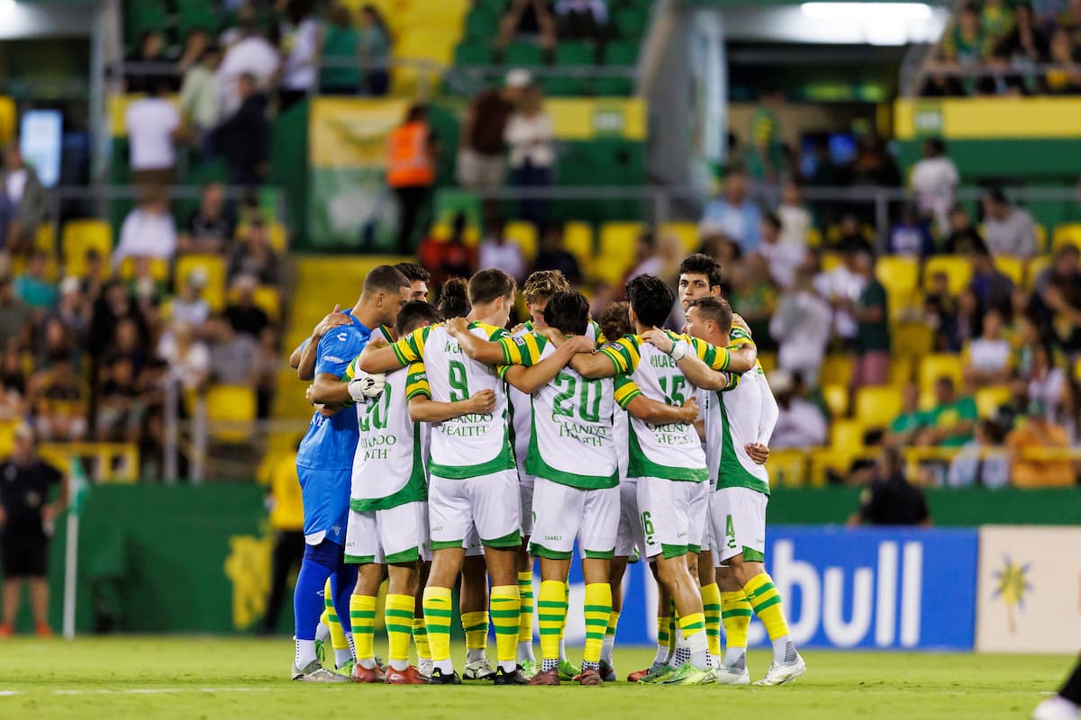 Tampa Bay Rowdies players in huddle before match