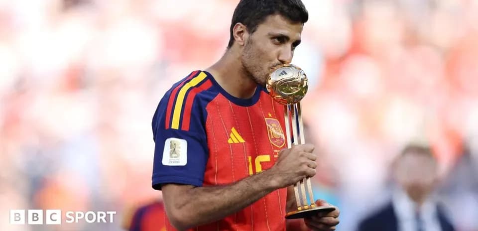 Player kissing trophy after winning the tournament