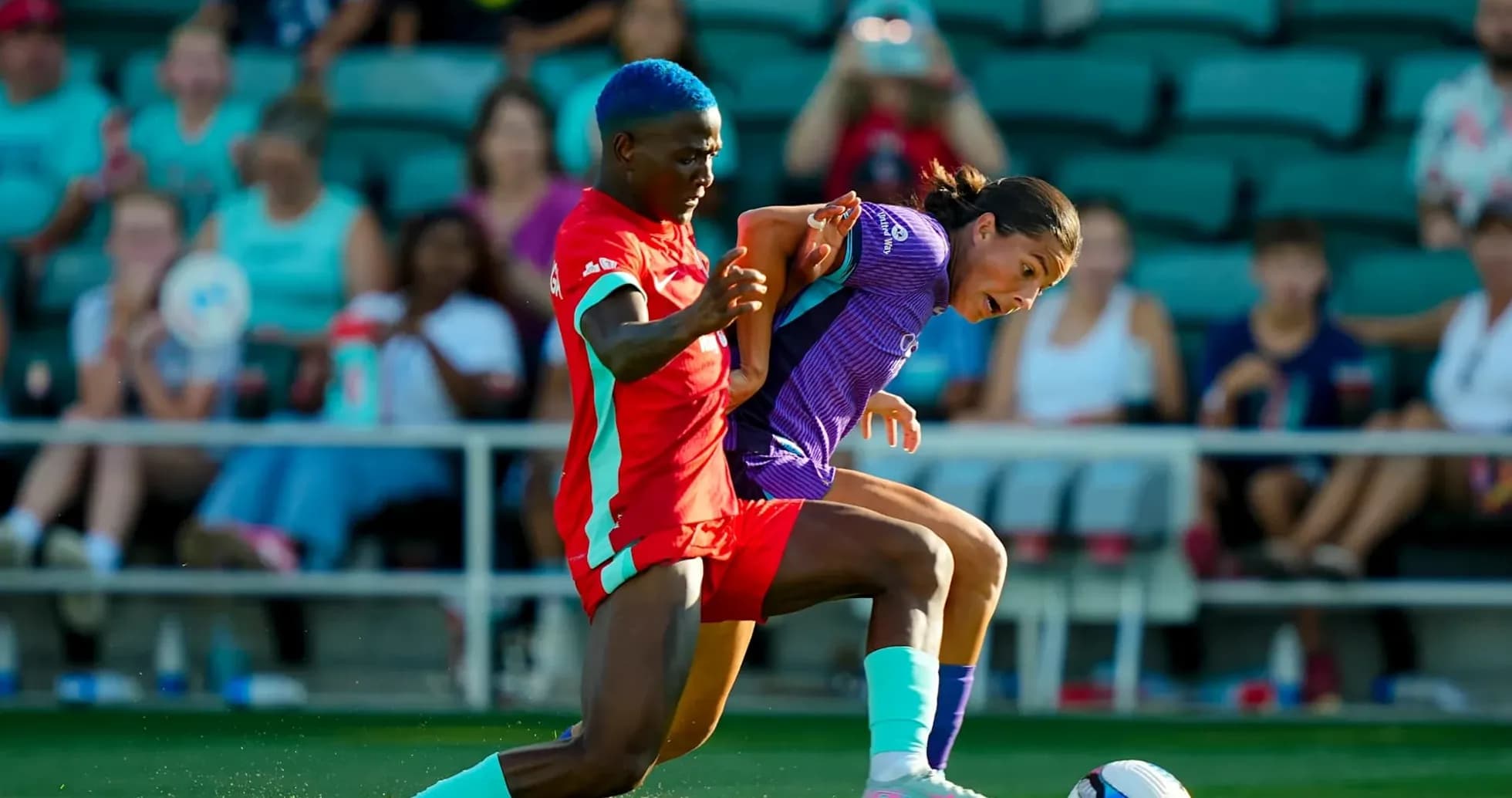 Kansas City player challenges Orlando Pride opponent