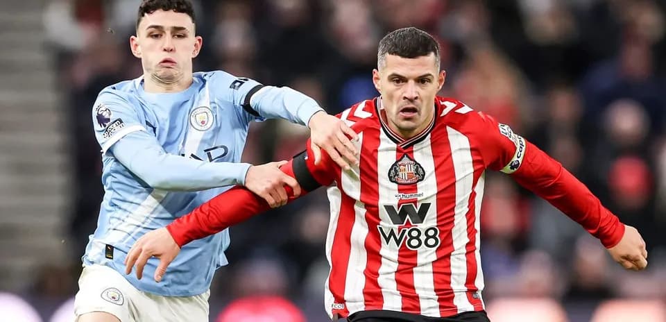 Manchester City player challenges Sunderland opponent