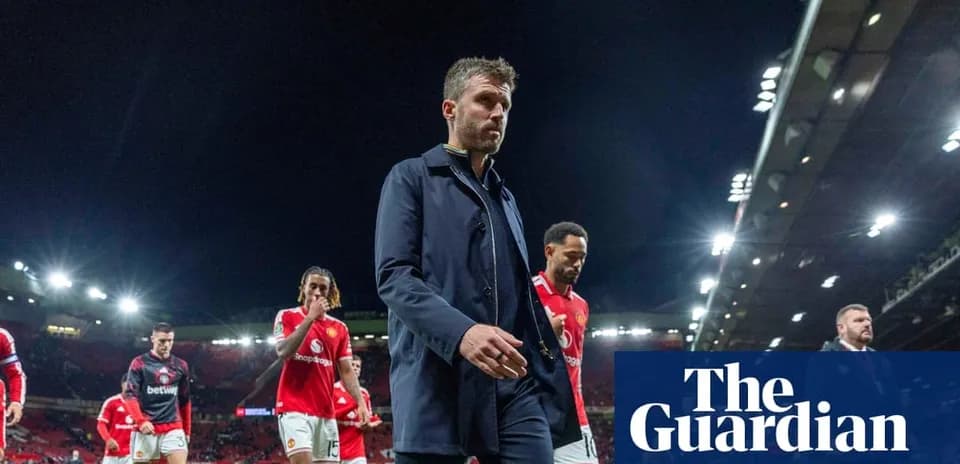 Manchester United players leaving the pitch after match
