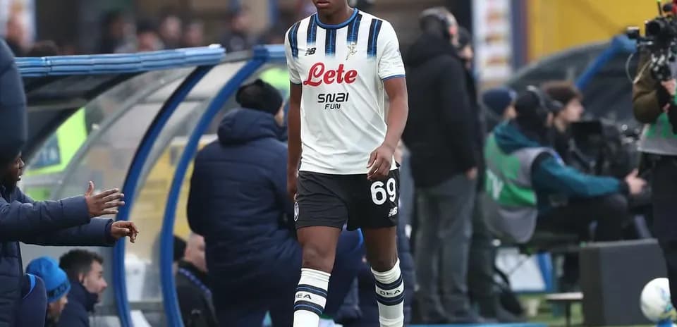 Player walking past the bench during match