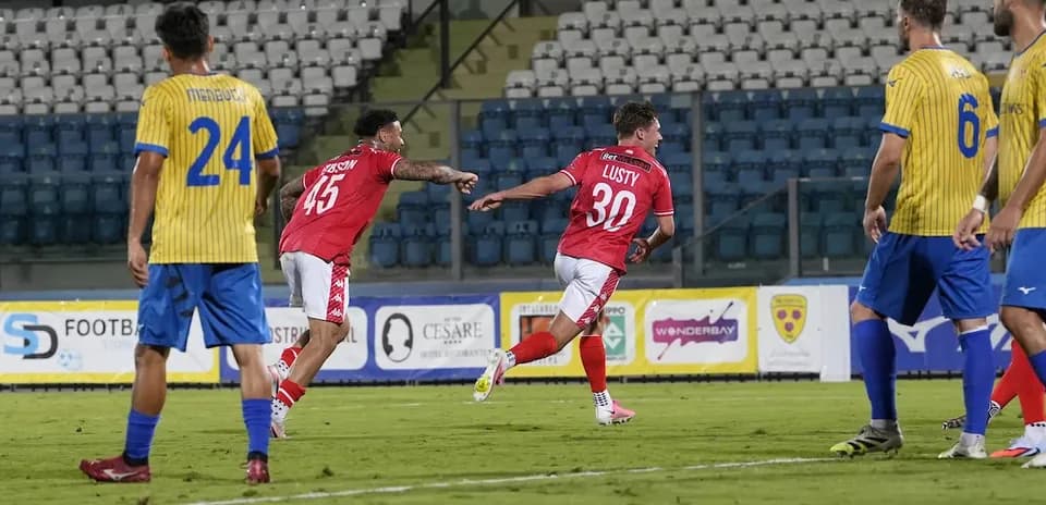 Crvena Zvezda players celebrating a goal