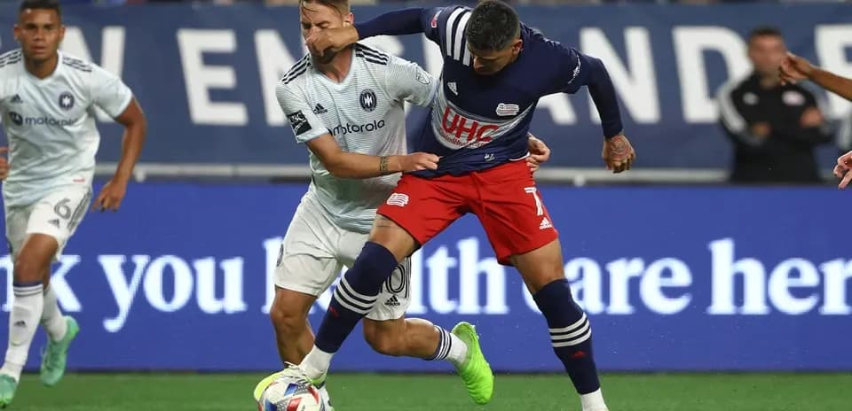 New England II players competing against Chicago Fire II