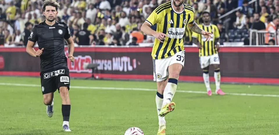 Fenerbahçe player dribbling during UEFA match