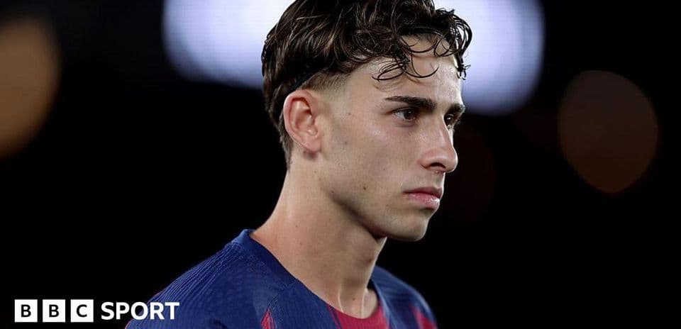 Player in Barcelona kit during match preparation