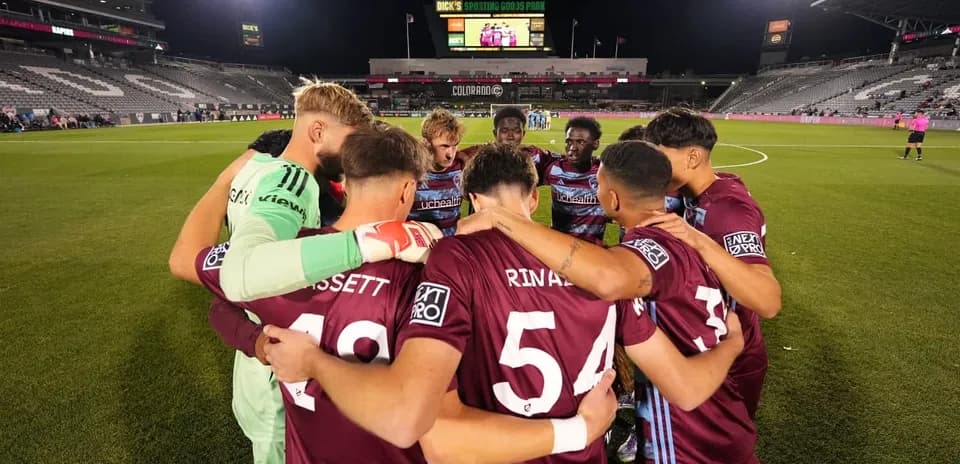 Colorado Rapids II players in huddle before match