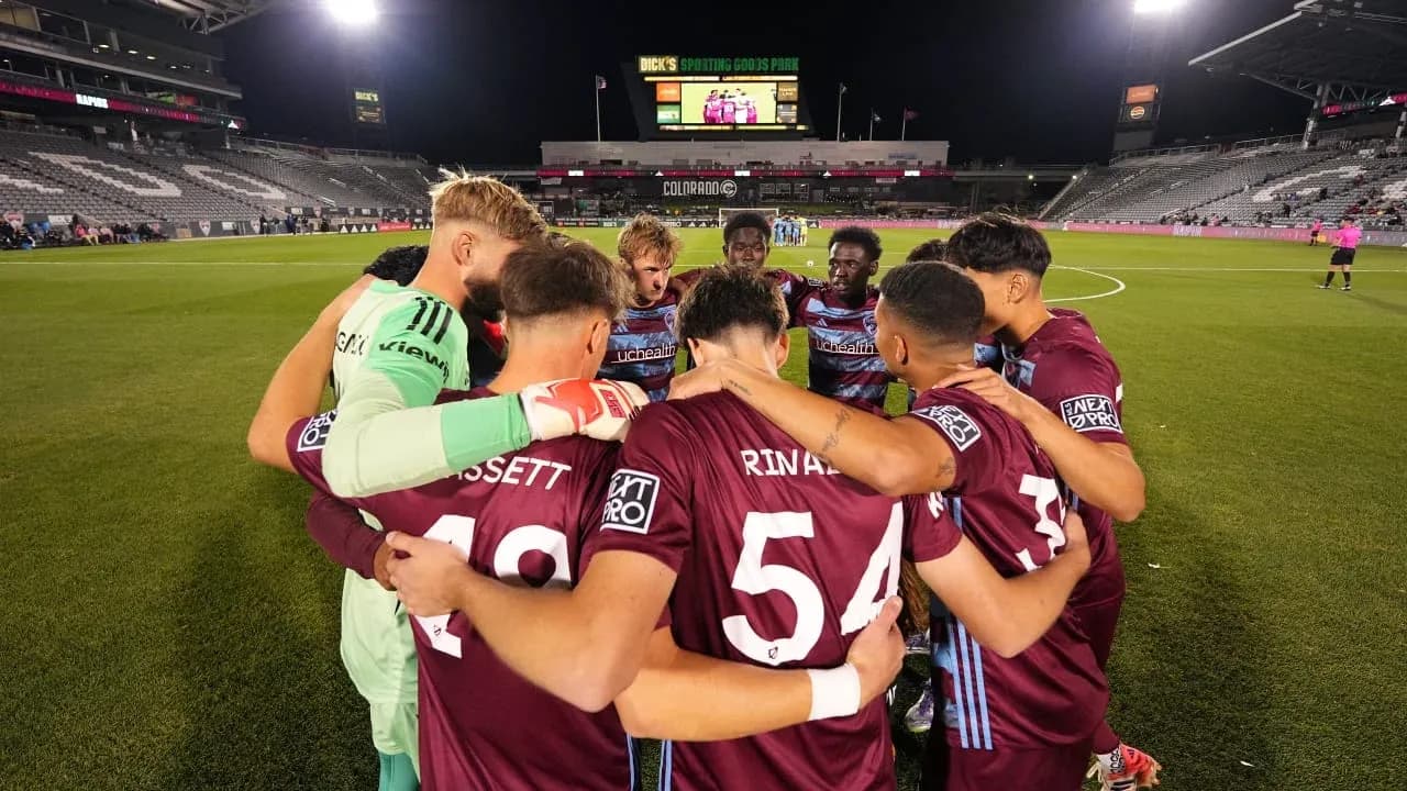 Colorado Rapids II players in huddle before match