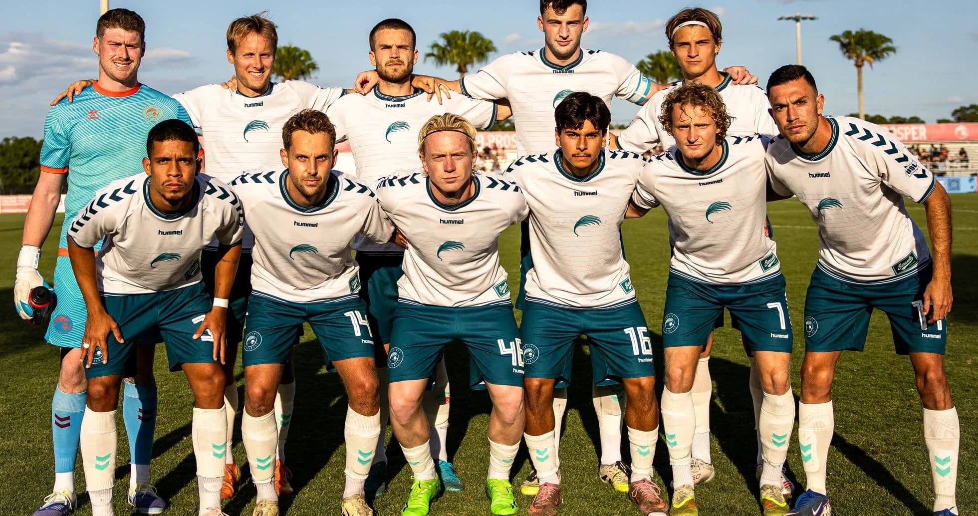 Sarasota Paradise team lineup before match