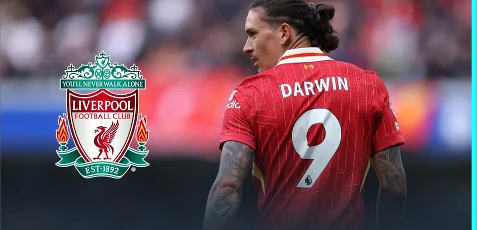 Darwin wearing Liverpool jersey, number 9