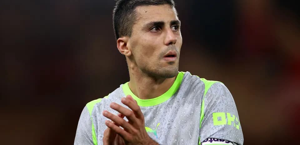 Goalkeeper applauding during a match