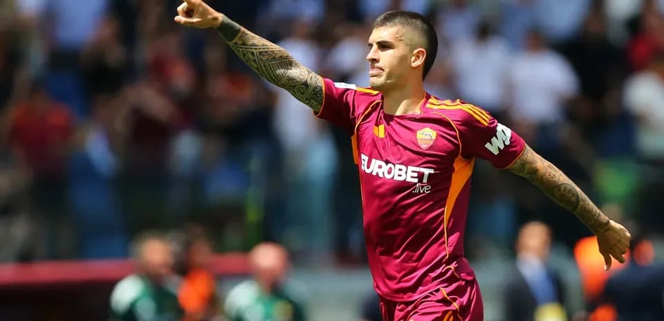 Player celebrating a goal during AS Roma match