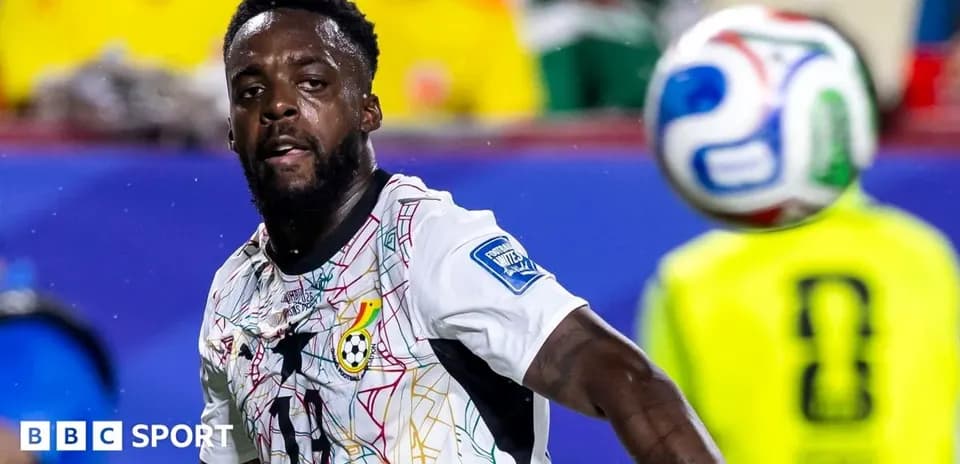 Player from Ghana preparing to receive the ball