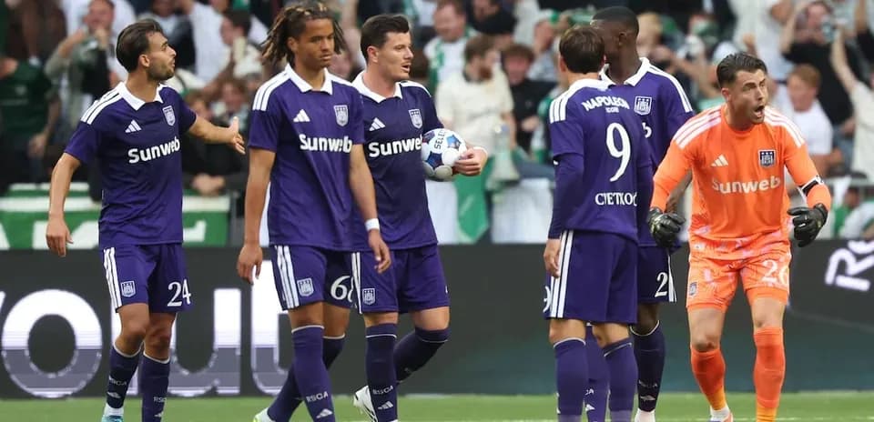 Anderlecht players celebrating during match