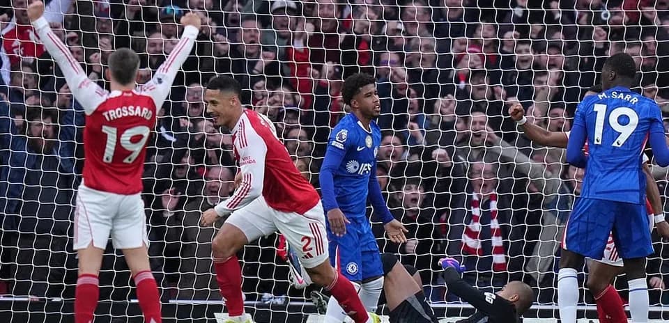 Arsenal players celebrating goal against Chelsea