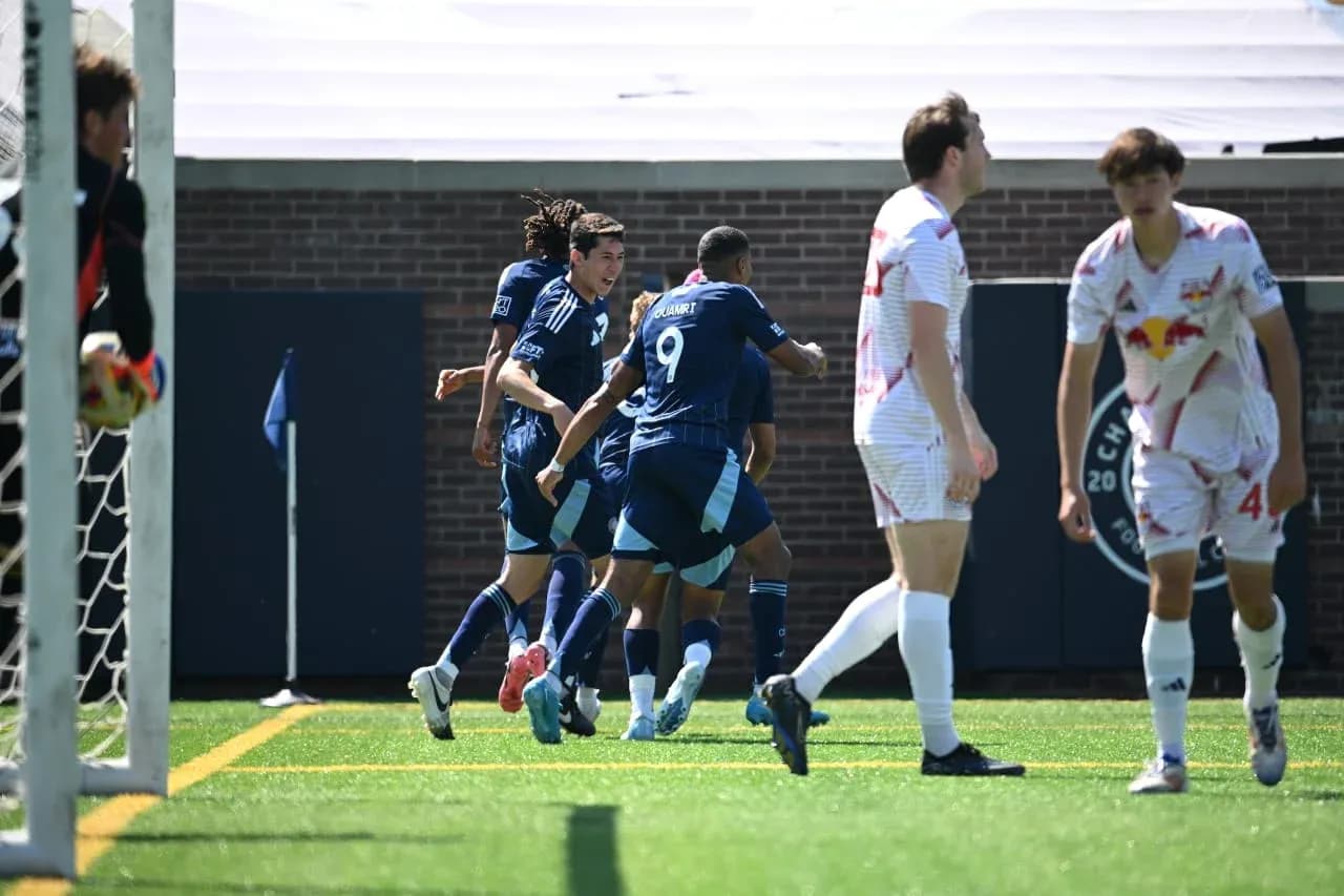 Chattanooga players celebrating a goal against New York RB II