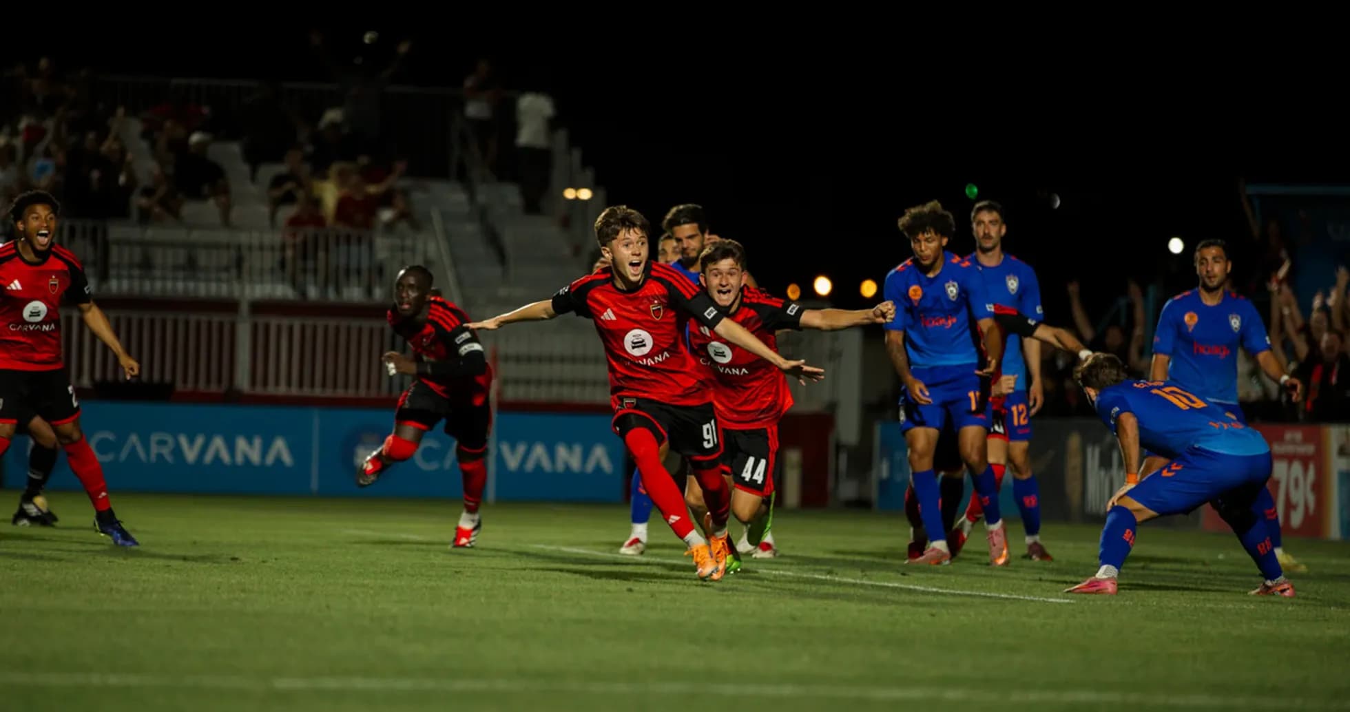 El Paso Locomotive players celebrating a goal